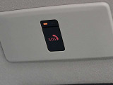 「SOSコール」が付いています。交通事故や急病などの緊急時に、専門のオペーレーターが消防司令センターや警察に迅速に連絡し、緊急車両の手配をサポートします。