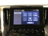 トヨタ純正9インチメーカーオプションナビ装備。