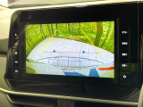 【バックカメラ】駐車時に後方がリアルタイム映像で確認できます。大型商業施設や立体駐車場での駐車時や、夜間のバック時に大活躍!運転スキルに関わらず、今や必須となった装備のひとつです!