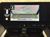 バックモニターで、後方を確認しながら安心して駐車することができます。運転初心者も熟練者も必須の機能ですよ!