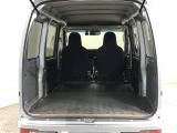 バンならではの広々としたラゲージスペースを備えています。ライフスタイルに合わせていろいろな物を積み込めます!