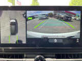 上空から見下ろしているかのように駐車できるアラウンドビューモニター