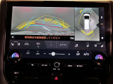 車両を真上から見た様な視点のパノラミックビューモニターを搭載しています。後方の死角だけでなく左右や前方の障害物の発見も容易になります。車載カメラの視点切替スイッチで様々な視野表示切替も可能です。