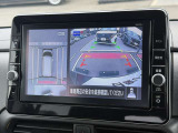 [アラウンドビューモニター]車両を上から見たようなカメラで周りの障害物などが一目瞭然!駐車が苦手な方でも、らくらく駐車♪