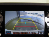 バックガイドモニターで、後方を確認しながら安心して駐車することができます。運転初心者も熟練者も必須の機能ですよ!
