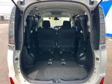 後席を格納すると、これだけの広さが!シーンに合わせたシートアレンジで、大きな荷物も積むことが出来ます♪