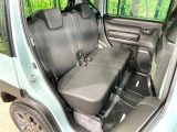 後部座席も気になるようなキズ・汚れやへたり等、大きなダメージはなく、良好な状態です。