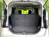 普段のお買い物や通勤、送迎等に十分な荷室スペースを確保しております。セカンドシートを倒すと、大きな荷物の積載も可能です♪