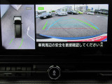 車の真上から見下ろしたような360度視界の良い『アラウンドビューモニター』です♪♪ 苦手な狭い駐車場、暗い所でも確認ができてとっても安心です♪♪