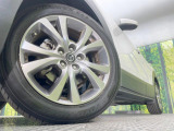 【18インチアルミホイール】外観にマッチしたアルミホイールを装着しております。各種アルミホイールや、スタッドレスタイヤも取扱いしております。是非ご相談ください♪