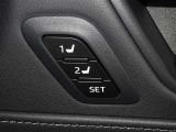 運転席のパワーシートは2名様分までメモリー機能付きです。