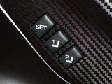 運転席のパワーシートは2名様分までメモリー機能付きです。