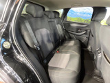 後部座席も気になるようなキズ・汚れやへたり等、大きなダメージはなく、良好な状態です。