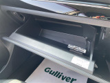グローブボックスの画像です。店舗にて現車の確認もいただけますので、お電話で在庫のご確認の上是非ご来店くださいませ!!!ワクワクするクルマ選びをご提案します!