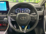 【純正革巻きステアリング】上質な革を使用することで、手にしっかり馴染みとても運転しやすいハンドルです♪