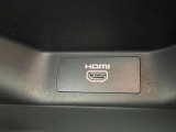 カーナビに連動したHDMIソケットも装備されております。