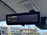 【アラウンドビューモニター】専用のカメラにより、上から見下ろしたような視点で360度クルマの周囲を確認することができます☆死角部分も確認しやすく、狭い場所での切り返しや駐車もスムーズに行えます。