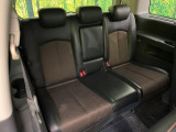 3列目シートはもちろん状態良好☆大人でもゆったりと座って頂けますので、大人数でのお出かけもラクラクです♪ご家族で、気の知れた仲間で、ドライブに行くのが楽しみですね♪