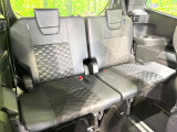 3列目シートはもちろん状態良好☆大人でもゆったりと座って頂けますので、大人数でのお出かけもラクラクです♪ご家族で、気の知れた仲間で、ドライブに行くのが楽しみですね♪