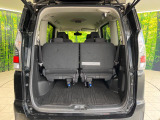 普段のお買い物や通勤、送迎等に十分な荷室スペースを確保しております。セカンドシートを倒すと、大きな荷物の積載も可能です♪