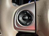ハンドルを握ったまま親指でナビの音量調節ができるステアリングスイッチ付☆
