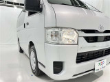明るいライトが夜道を明るく照らしてくれます。 運転する上で、道路状況をいかに早く認識できるか重要なポイントです。 白色光が暗い道も明るく照らしてくれますよ。