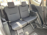 3列目シートはもちろん状態良好☆大人でもゆったりと座って頂けますので、大人数でのお出かけもラクラクです♪ご家族で、気の知れた仲間で、ドライブに行くのが楽しみですね♪