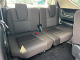 3列目シートはもちろん状態良好☆大人でもゆったりと座って頂けますので、大人数でのお出かけもラクラクです♪ご家族で、気の知れた仲間で、ドライブに行くのが楽しみですね♪