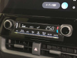 【オートエアコン】風量や吹き出し口を調整し、設定した温度に自動的に保ってくれる制御が付いているので、いつでも快適に過ごせます。