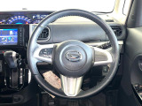 【純正革巻きステアリング】上質な革を使用することで、手にしっかり馴染みとても運転しやすいハンドルです♪