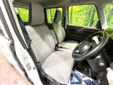 運転席シート廻りは使用感も少なく、良好な状態となっています。丁寧に使われていたことがよくわかりますね。