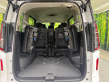 普段のお買い物や通勤、送迎等に十分な荷室スペースを確保しております。セカンドシートを倒すと、大きな荷物の積載も可能です♪