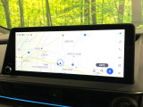 【12.3インチディスプレイオーディオ】スマートフォンと連携が可能な大画面ディスプレイオーディオです。スマートフォンのナビ機能を使用したり、Bluetooth接続で音楽もお楽しみいただけます!