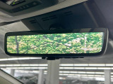 【デジタルインナーミラー】後席の大きな荷物や同乗者で後方が確認しづらい時でも安心!カメラが撮影した車両後方の映像をルームミラー内に表示。クリアな視界で状況の確認が可能です!