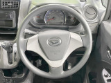 ステアリングも使用感が少なく、きれいな状態となっております♪