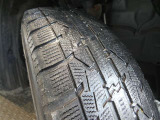 冬タイヤ装着です。