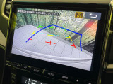 【バックカメラ】駐車時に後方がリアルタイム映像で確認できます。大型商業施設や立体駐車場での駐車時や、夜間のバック時に大活躍!運転スキルに関わらず、今や必須となった装備のひとつです!