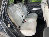 後部座席も気になるような傷・汚れやへたりなど、大きなダメージはなく、良好な状態です。