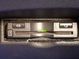 ●ビルトインETC運転席の膝元付近に埋め込まれています●音声ガイドモデルなのでカードの挿入状態等をアナウンスしてくれます