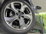 【純正18インチアルミホイール】外観にマッチした純正アルミホイールを装着しております。各種社外アルミホイールや、スタッドレスタイヤも取扱いしております。是非ご相談ください♪