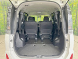 後席を格納すると、これだけの広さが!シーンに合わせたシートアレンジで、大きな荷物も積むことが出来ます♪