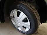 【新品タイヤ】届出済未使用車両になりますので、もちろんタイヤの残り溝もばっちり残っています。