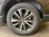 【純正18インチアルミホイール】外観にマッチした純正アルミホイールを装着しております。各種社外アルミホイールや、スタッドレスタイヤも取扱いしております。是非ご相談ください♪