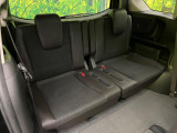 3列目シートはもちろん状態良好☆大人でもゆったりと座って頂けますので、大人数でのお出かけもラクラクです♪ご家族で、気の知れた仲間で、ドライブに行くのが楽しみですね♪