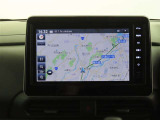 日産純正ナビ装備!地図描写は文字も道もクリアで見やすく、滑らかに表示します。これさえあればもう道に迷わないですみますね♪