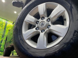 【純正17インチアルミホイール】外観にマッチした純正アルミホイールを装着しております。各種社外アルミホイールや、スタッドレスタイヤも取扱いしております。是非ご相談ください♪