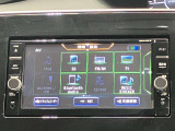高性能で使いやすい日産純正ナビゲーションです。フルセグTVも鑑賞出来るしBluetooth機能付なのでお手持ちの携帯電話でハンドフリー通話も出来ます。