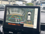 【パノラミックビューモニター】専用のカメラにより、上から見下ろしたような視点で360度クルマの周囲を確認することができます☆死角部分も確認しやすく、狭い場所での切り返しや駐車もスムーズに行えます。