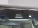 ホンダセンシング機能を支えているフロントカメラ(ドライブレコーダーではございません)!道路状況等を検知してドライバーの安全運転をサポート!※能力には限界がありますので過信せず安全運転をお願いします!
