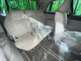 3列目シートはもちろん状態良好☆大人でもゆったりと座って頂けますので、大人数でのお出かけもラクラクです♪ご家族で、気の知れた仲間で、ドライブに行くのが楽しみですね♪